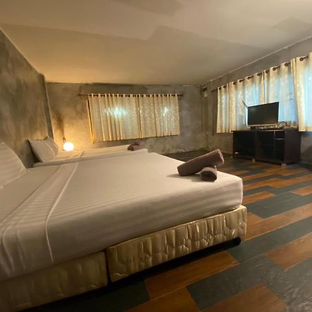 Crescent Bay Resort Koh Samet Екстериор снимка