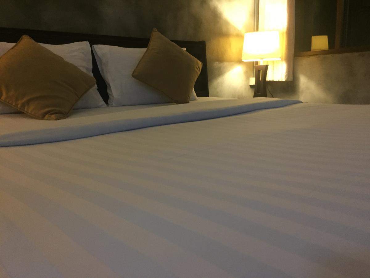 Crescent Bay Resort Koh Samet Екстериор снимка
